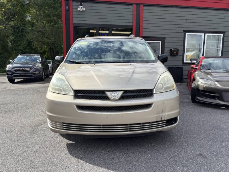 2005 Toyota Sienna LE 7 Passenger