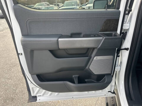 2022 Ford F-150 Lightning Lariat