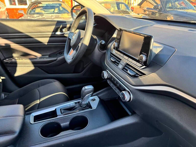 2022 Nissan Altima 2.5 S