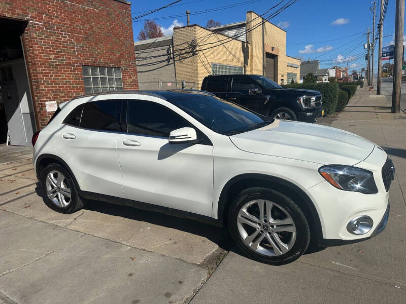 2018 Mercedes-Benz GLA-Class null photo 3