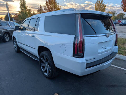 2016 Cadillac Escalade ESV Luxury Collection