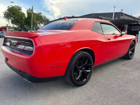 2016 Dodge Challenger SXT Plus