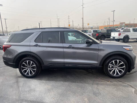 2022 Ford Explorer for sale at Van Dam Auto Sales Inc. in Holland MI