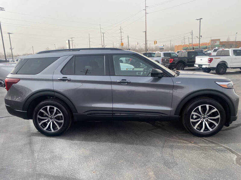 2022 Ford Explorer for sale at Van Dam Auto Sales Inc. in Holland MI