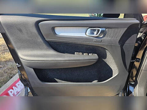 2019 Volvo XC40 T5 Momentum