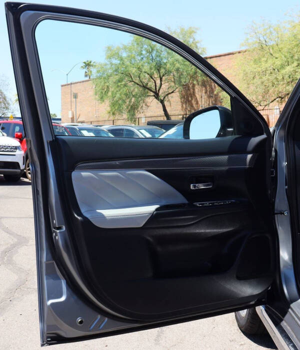 2022 Mitsubishi Outlander PHEV SEL