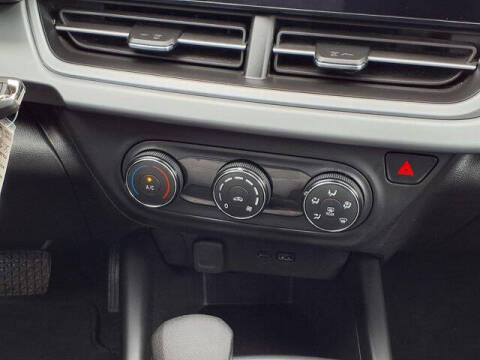 2025 Chevrolet Trax LS