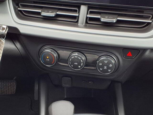 2025 Chevrolet Trax LS