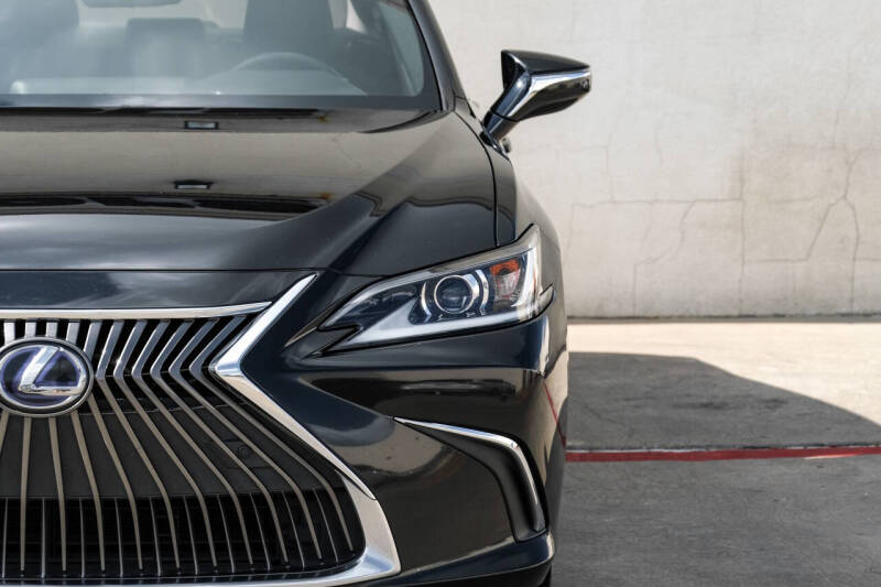2020 Lexus ES 300h
