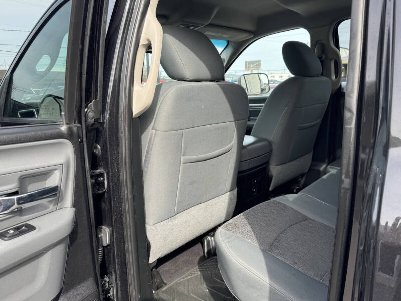 2015 RAM 1500 SLT