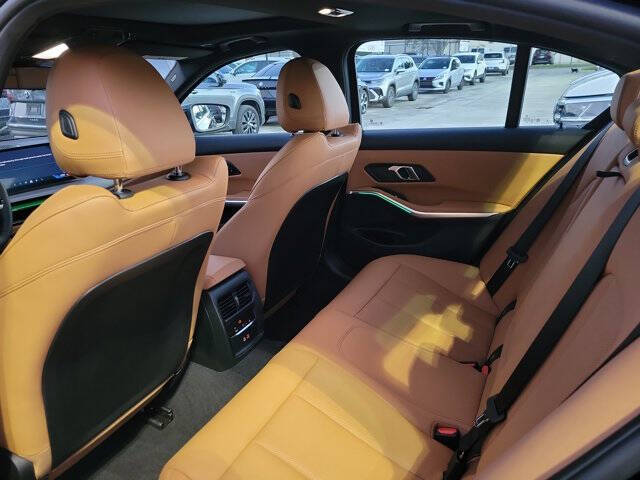 2025 BMW 3 Series 330i