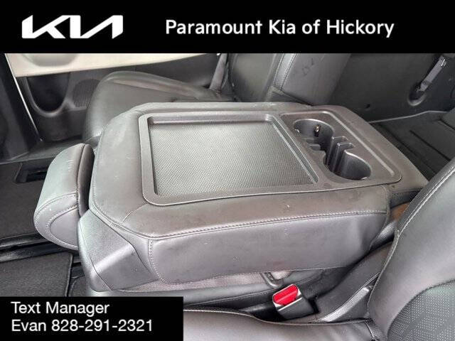 2024 Kia Carnival EX