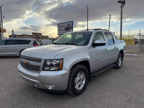 2013 Chevrolet Avalanche for sale at AUGE'S SALES AND SERVICE in Belen NM