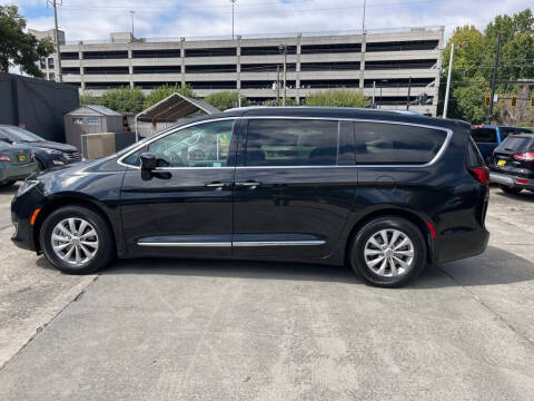 2019 Chrysler Pacifica for sale at On The Road Again Auto Sales in Doraville GA