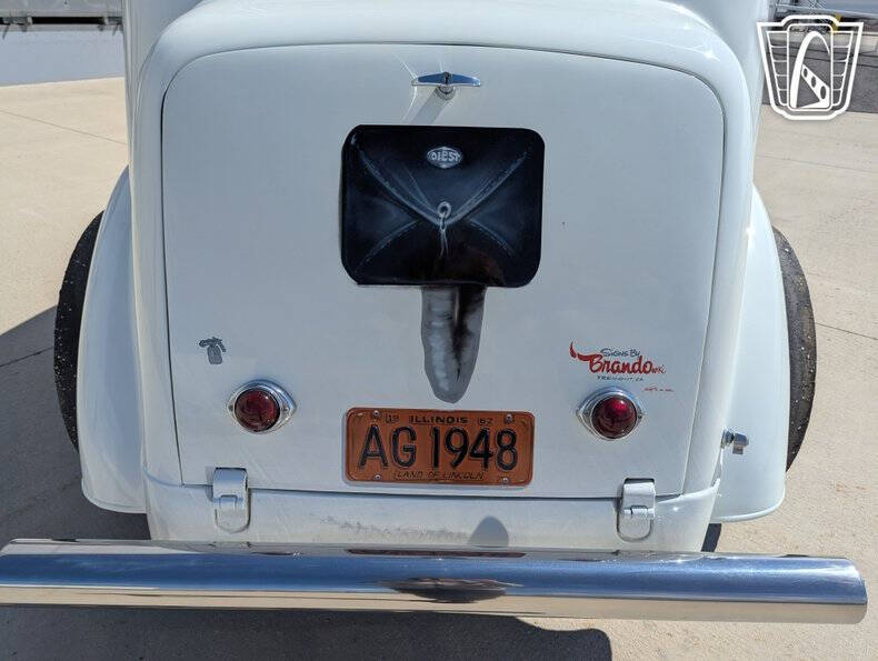 1948 Ford Anglia