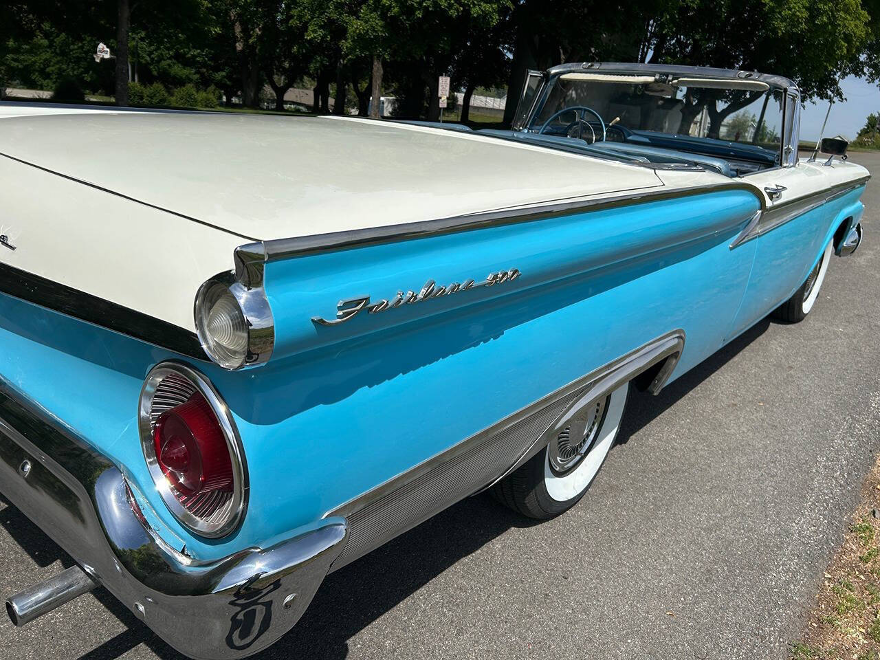 1959 Ford Skyliner 14