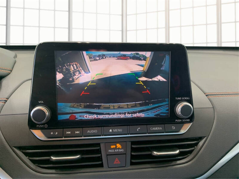 2022 Nissan Altima 2.5 SR