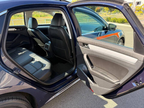 2013 Volkswagen Passat SE PZEV