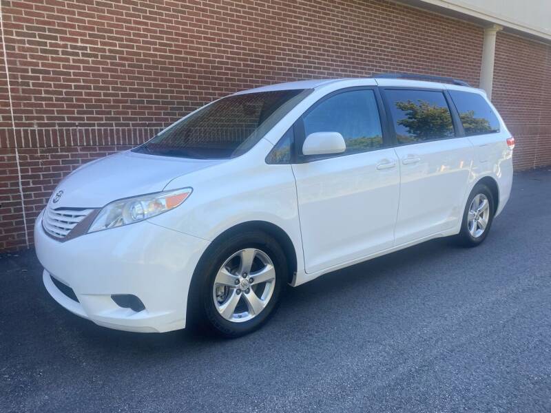 2013 Toyota Sienna for sale at Legacy Auto Sales in Peabody MA