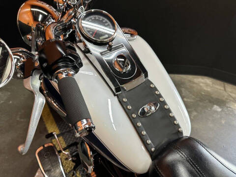 2005 Harley-Davidson FLSTN - Softail Deluxe
