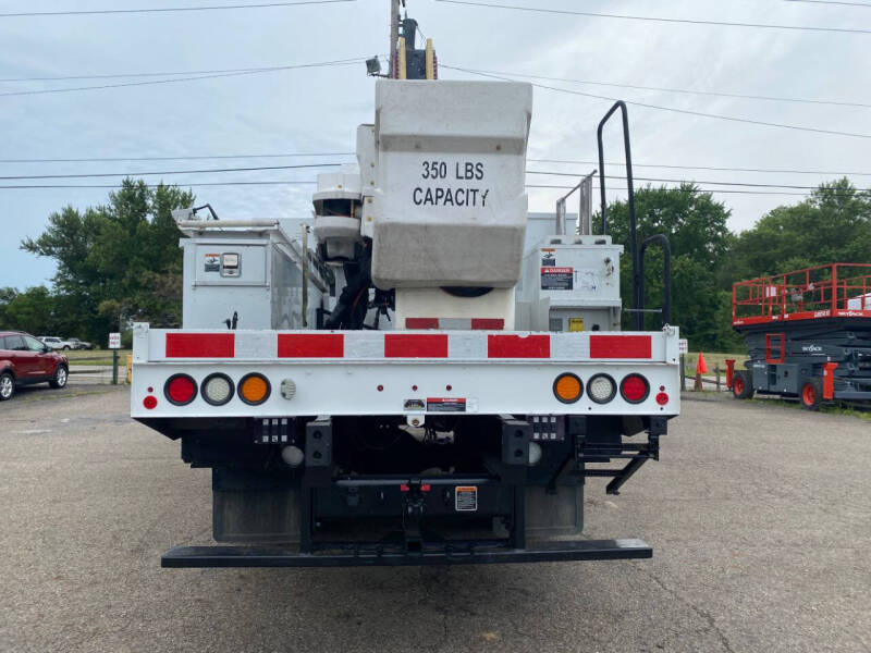 2015 Freightliner M2 106