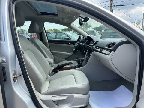 2012 Volkswagen Passat SEL