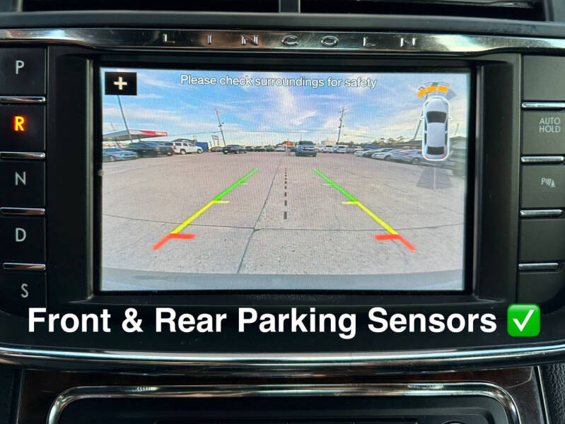 2017 Lincoln Continental Select