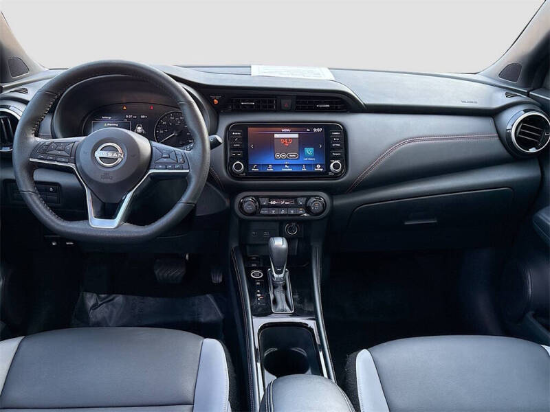 2024 Nissan Kicks SR