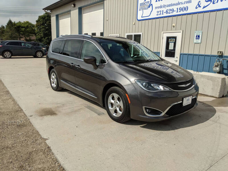 2017 Chrysler Pacifica Touring-L Plus
