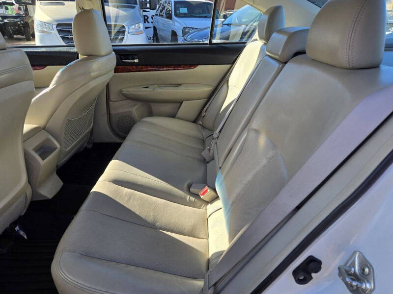 2011 Subaru Legacy 3.6R Limited