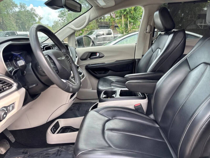 2023 Chrysler Pacifica Touring L