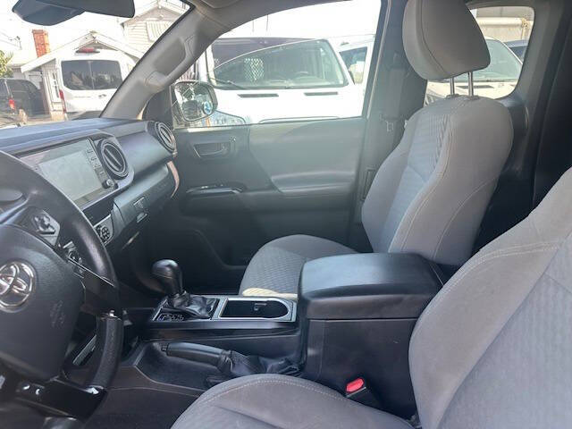 2022 Toyota Tacoma SR