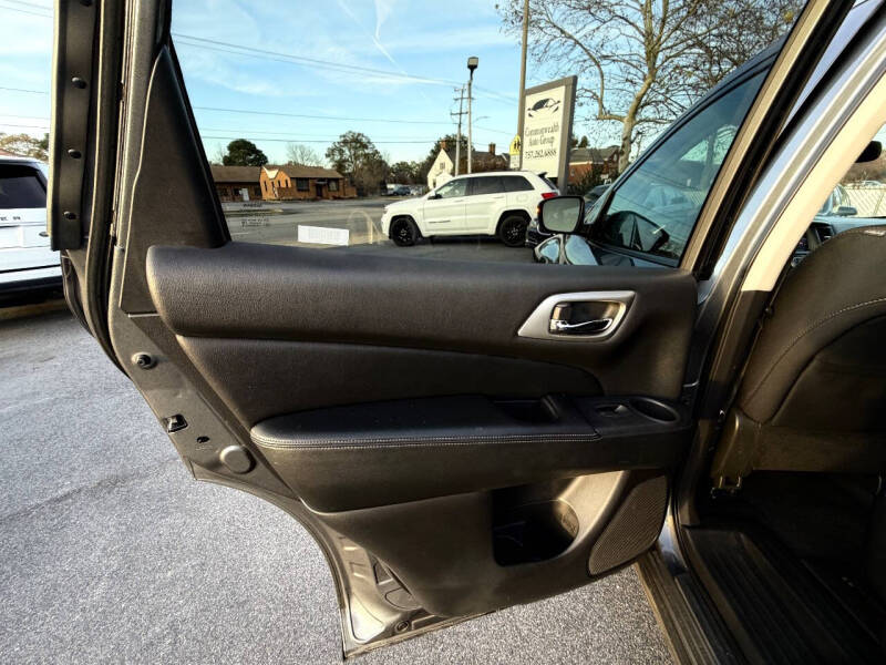 2020 Nissan Pathfinder SV