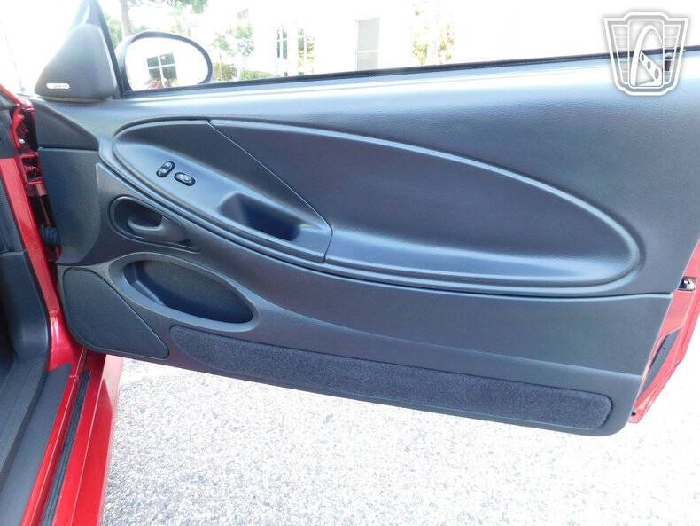 2001 Ford Mustang SVT Cobra