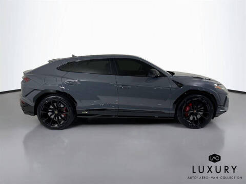 2023 Lamborghini Urus S