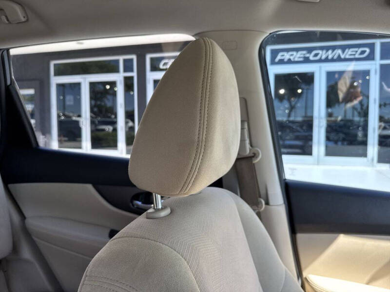 2016 Nissan Rogue S