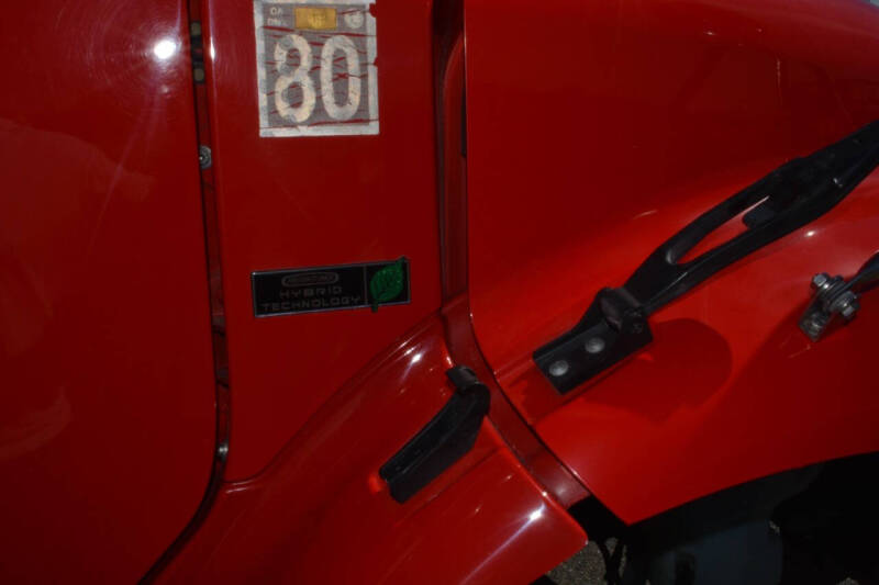 2012 Freightliner M2 106