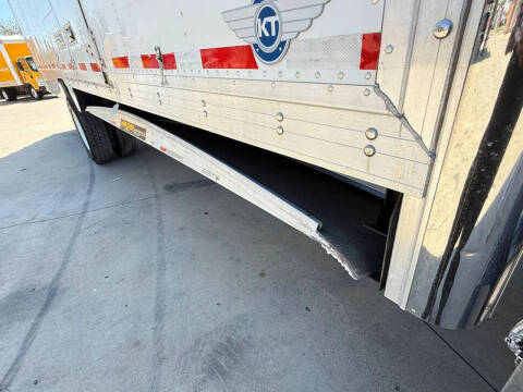 2017 Freightliner M2 106