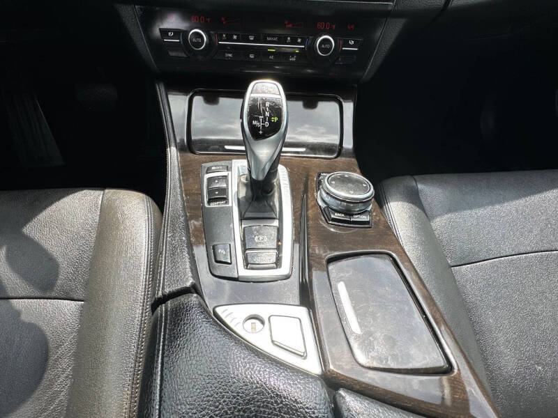2016 BMW 5 Series 528i