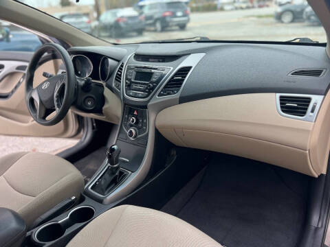 2014 Hyundai Elantra SE