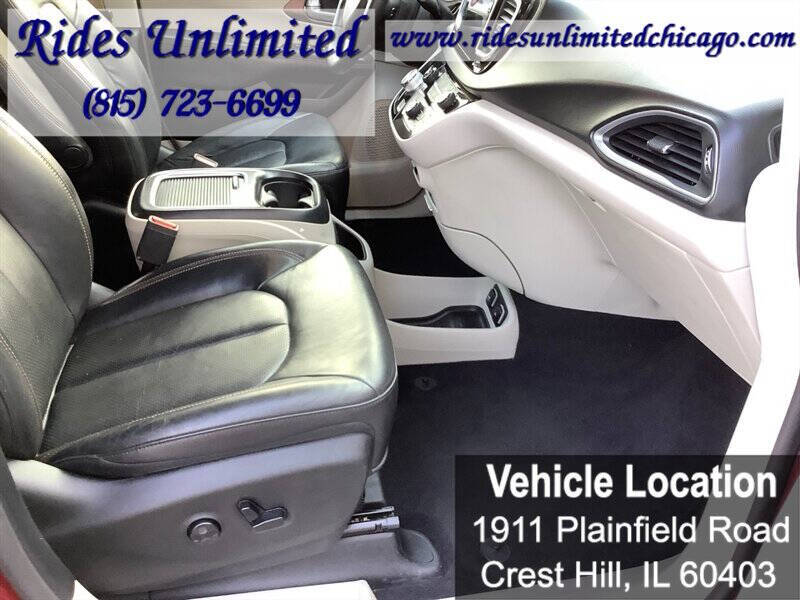 2017 Chrysler Pacifica Touring-L Plus