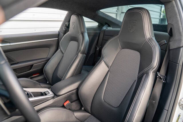 2020 Porsche 911 17