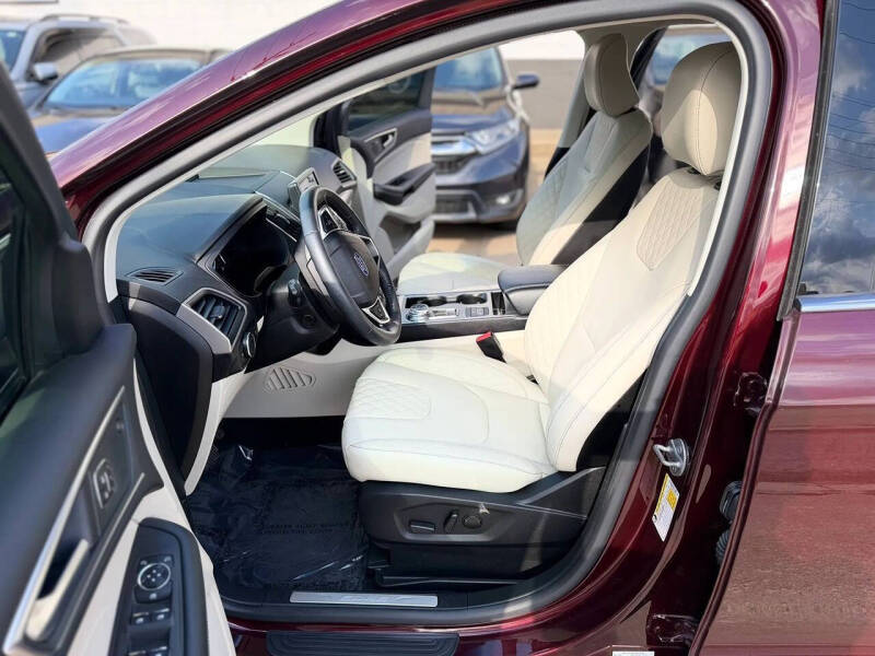 2024 Ford Edge Titanium