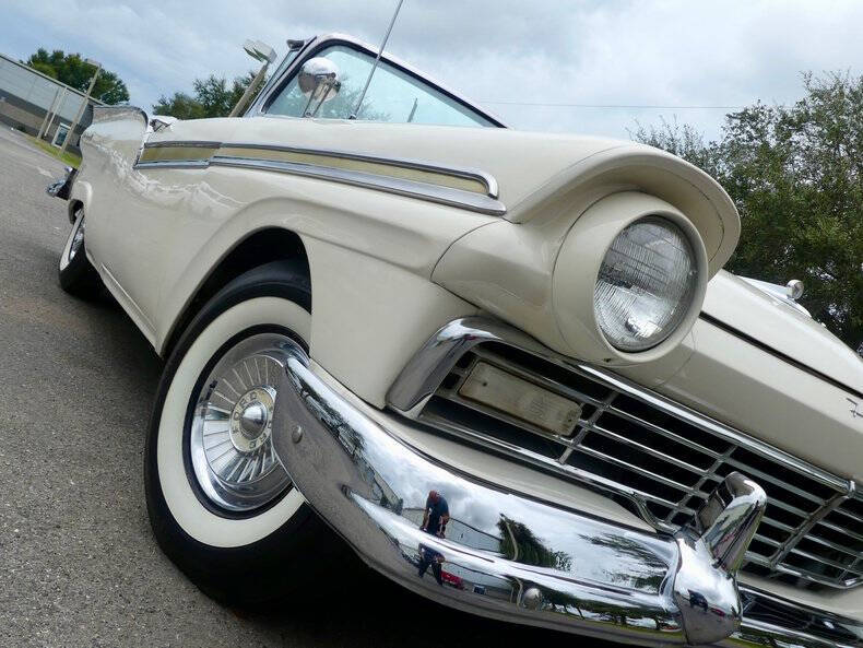 1957 Ford Fairlane