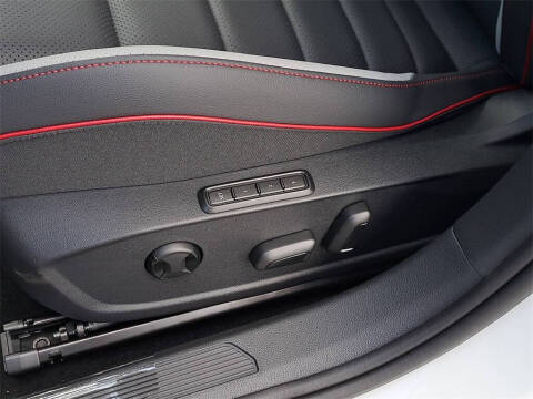 2025 Volkswagen Golf GTI SE