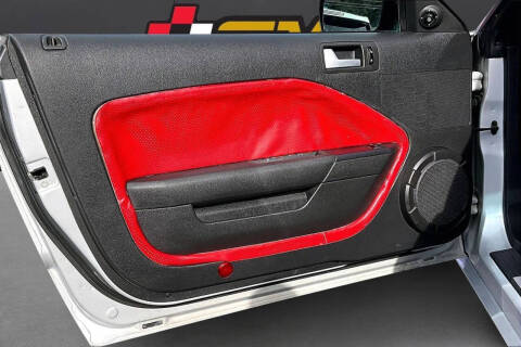 2005 Ford Mustang GT Deluxe