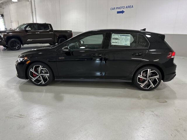 2025 Volkswagen Golf GTI SE