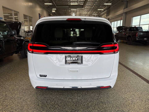 2021 Chrysler Pacifica Touring L