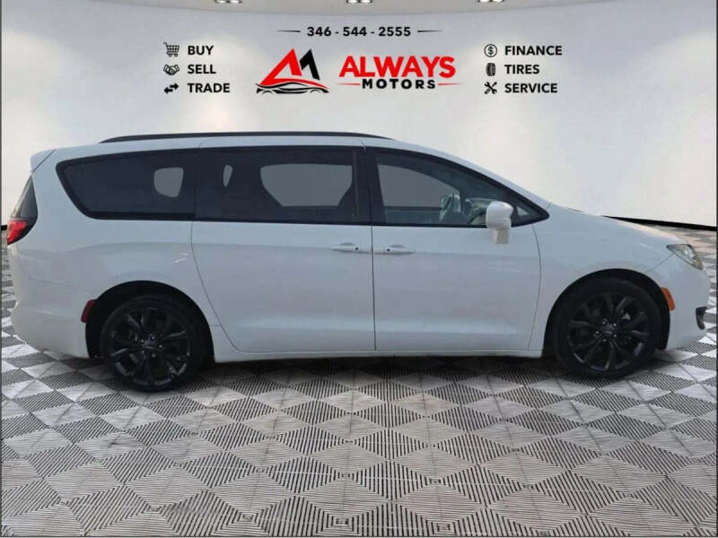 2019 Chrysler Pacifica Touring L Plus