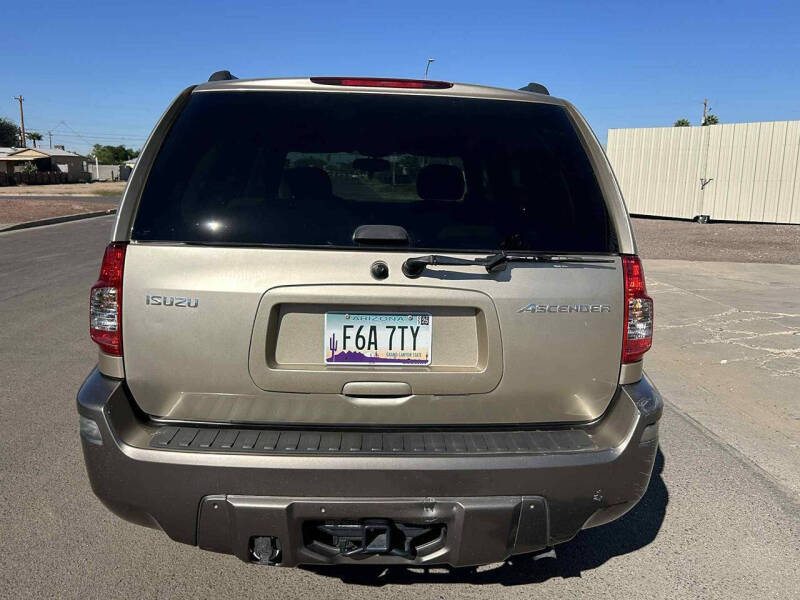 2005 Isuzu Ascender LS 5 Passenger